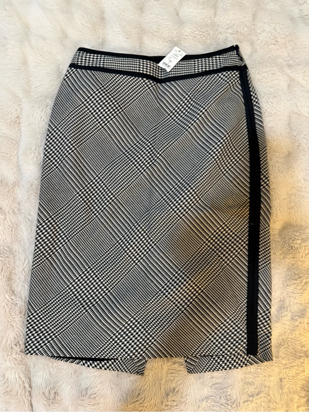 Classic Black & White Plaid Pencil Skirt
